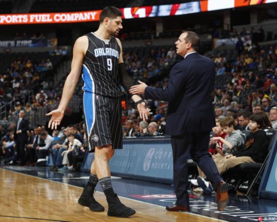 6-2、7-6！郑钦文横扫3位美国选手晋级8强，这一.